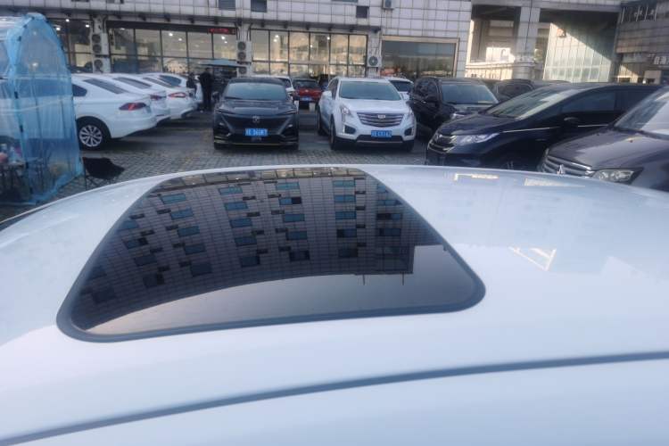 Used Toyota Corolla 2021 Dual-Motor 1.8L E-CVT Elite Edition
