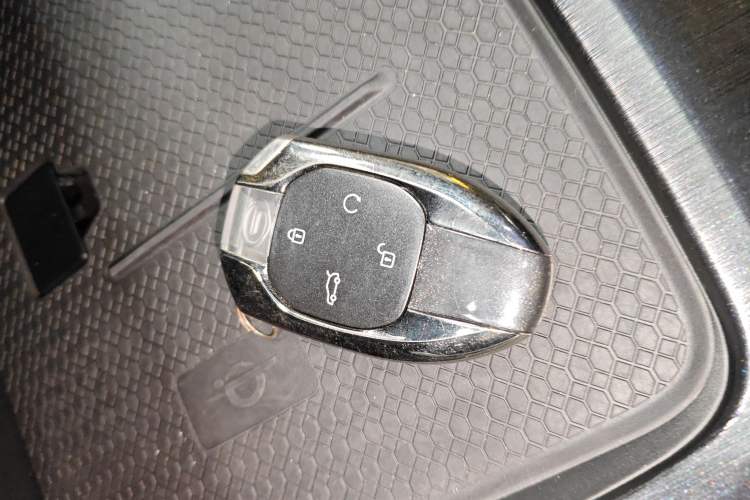 Used GAC Trumpchi GS8 2022 Double-Energy Series 2.0TM Two-Wheel Drive Prestige Edition (6 Seats)
