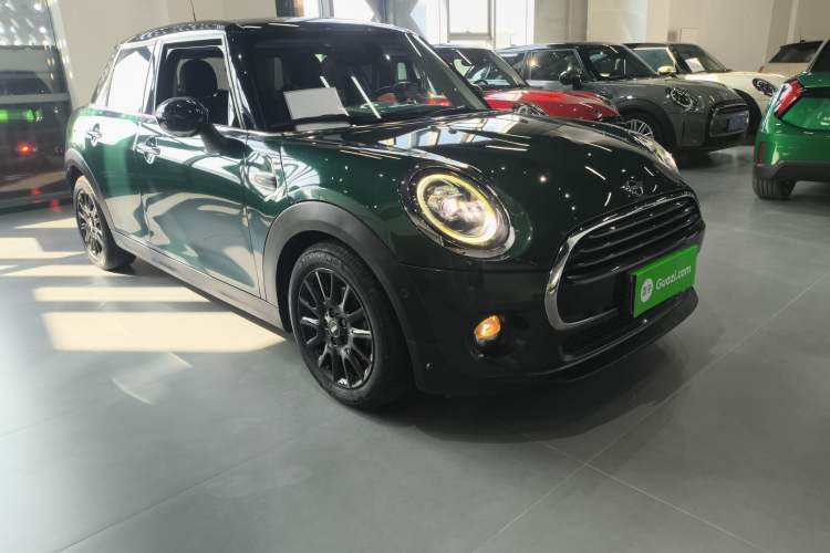 Used  MINI 2018 1.5T COOPER Classic Edition Five-Door Version
