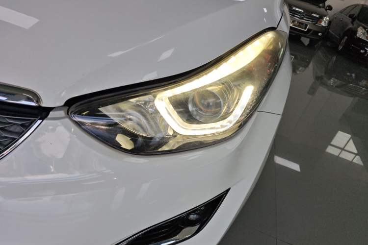 Used Hyundai Elantra 2016 1.6L Automatic Smart Version
