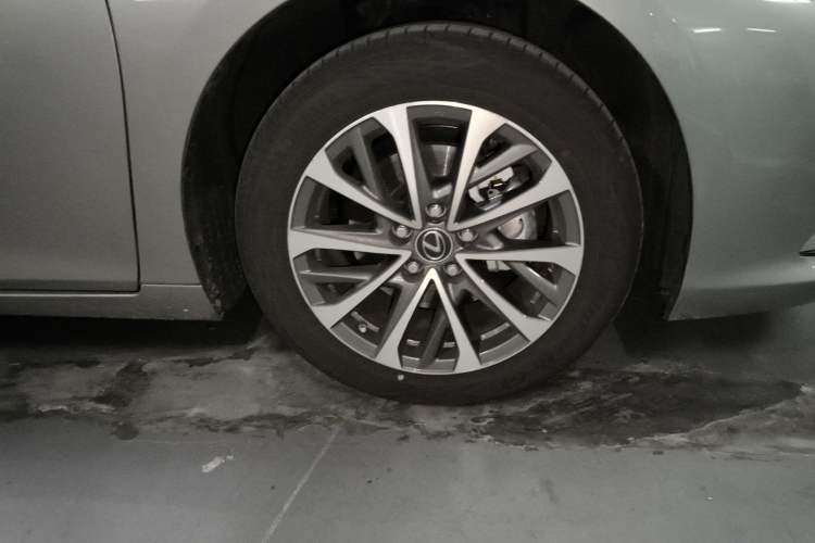 Used Lexus ES 2025 200 Premium Edition
