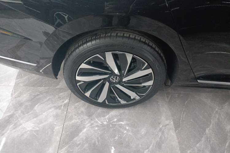 Used Volkswagen Passat 2023 Facelift 330TSI Luxury Edition
