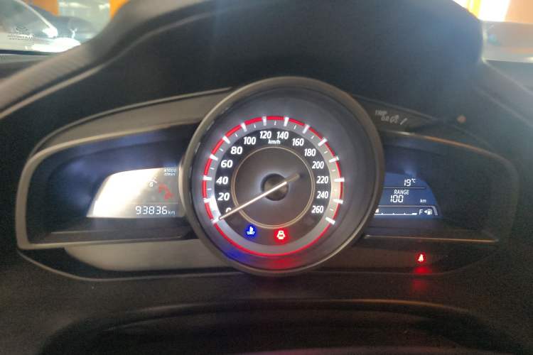 Used Mazda Mazda 3 Axela 2014 Sedan 2.0L Automatic Sport Model
