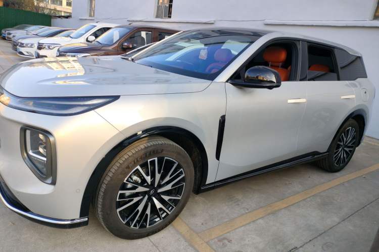 Used  Q07 2025 215 Flagship Edition
