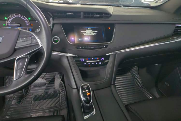 Used Cadillac XT5 2018 25T Tech Model
