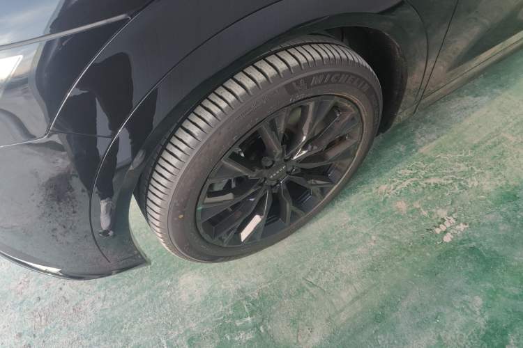 Used Zeekr 7X 2025 100 kWh Long-Range Rear-Wheel Drive with Intelligent Driving Features