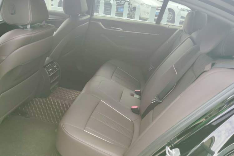 Used BMW 5 Series 2022 Restyled 530Li Leading Edition M Sport Package
