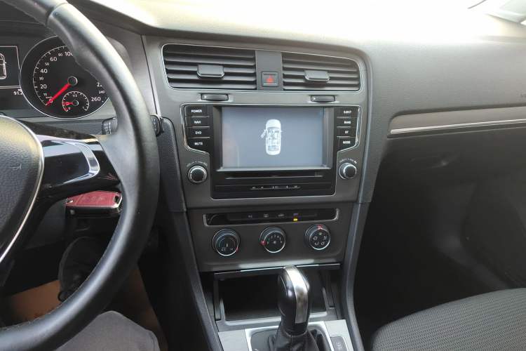 Used Volkswagen Golf 2015 1.6L Automatic Comfort Model
