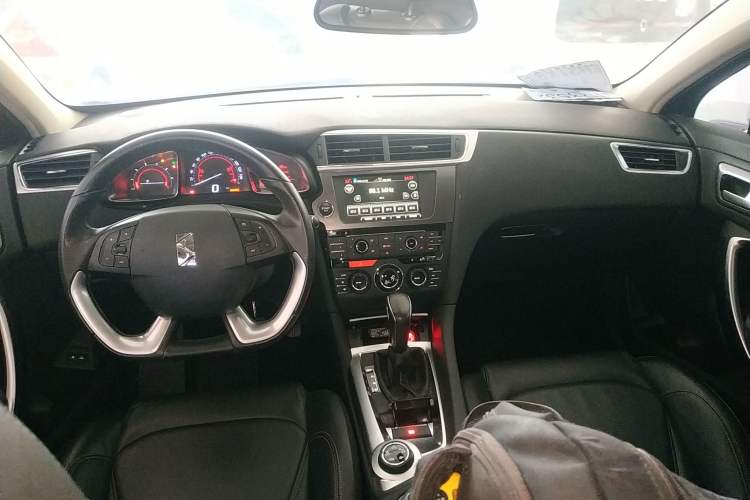 Used  6 2016 1.6T Luxury Edition THP160
