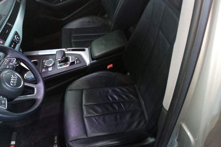 Used Audi A4L 2019 40 TFSI Fashion Version China V