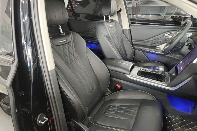 Used Hongqi HS7 PHEV 2024 2.0T PHEV Four-Wheel Drive Flagship Edition 6 Seats
