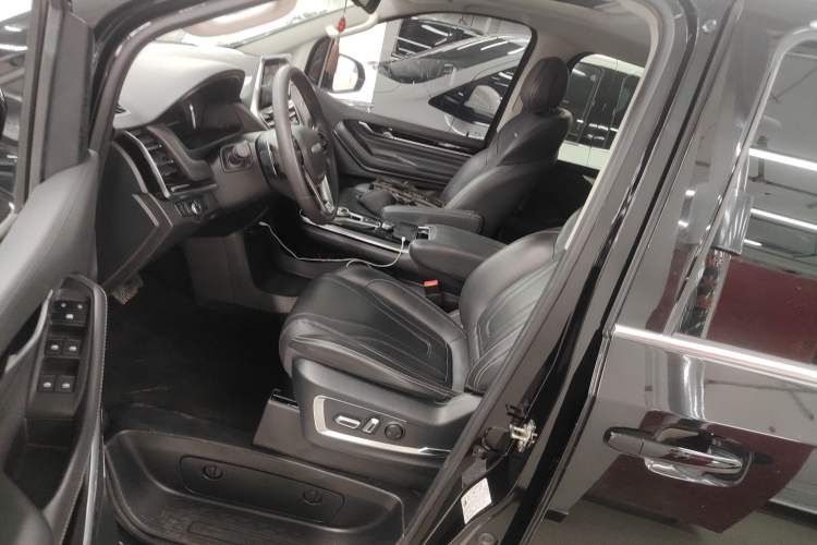 Used SAIC MAXUS G20 2021 Facelifted PLUS 2.0T Gasoline Automatic Luxury Edition
