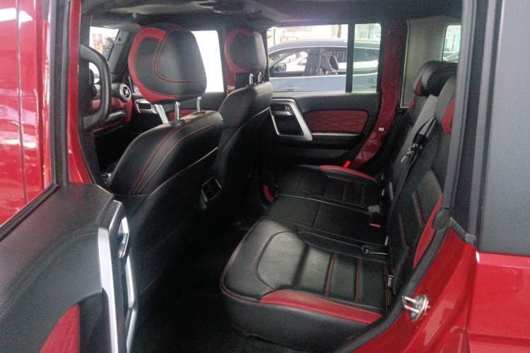 Used  BJ40 2018 PLUS 2.3T Automatic Four-Wheel Drive Flagship Version China V Emission Standard
