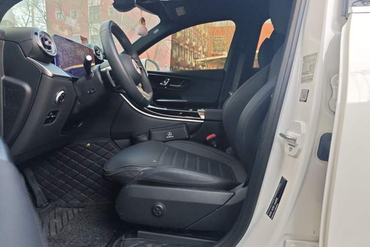 Used Mercedes-Benz GLC 2024 GLC 260 L 4MATIC Luxury Model 5 Seats