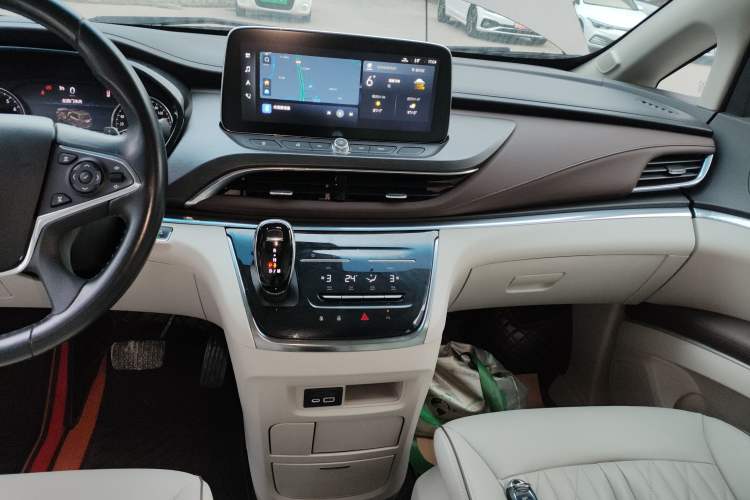 Used Buick GL8 2022 Land Business Class 652T Luxury Model
