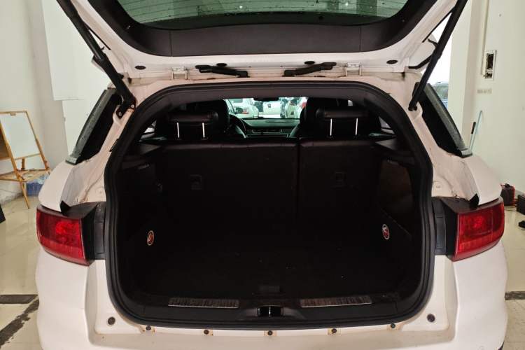 Used Land X7 2015 2.0T Panoramic Prestige Edition
