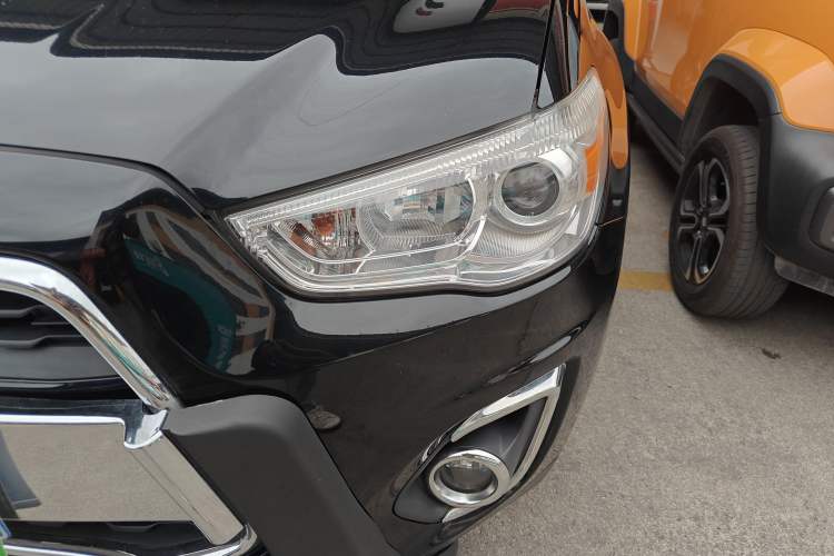 Used Mitsubishi ASX 2013 2.0L CVT Two-Wheel Drive Elite Edition
