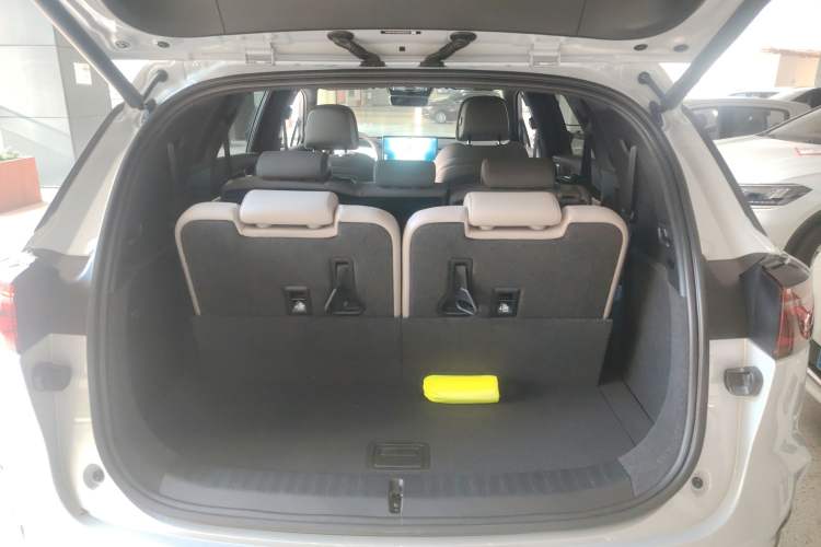 Used BYD Tang New Energy 2024 DM-i Glory Edition 112KM Flagship Model
