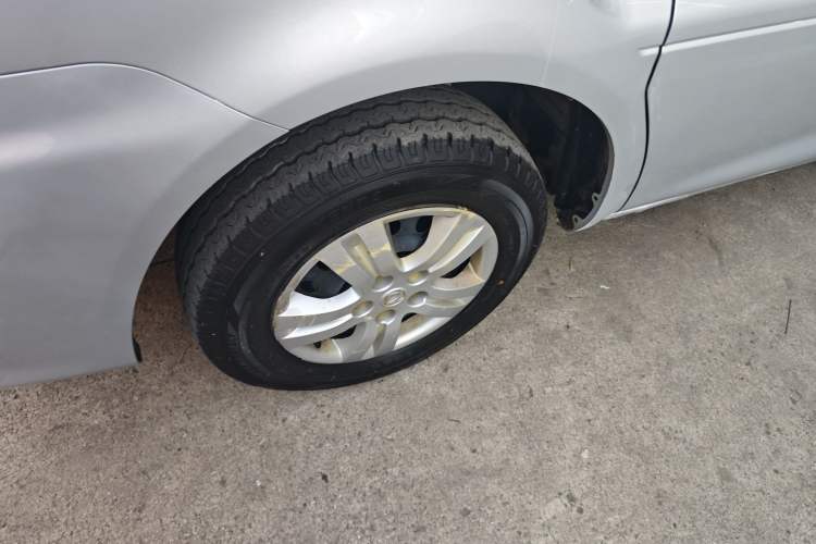 Used FORTHING Lingzhi 2019 Facelifted M5L 1.6L 7-Seater Base Model China VI Standard
