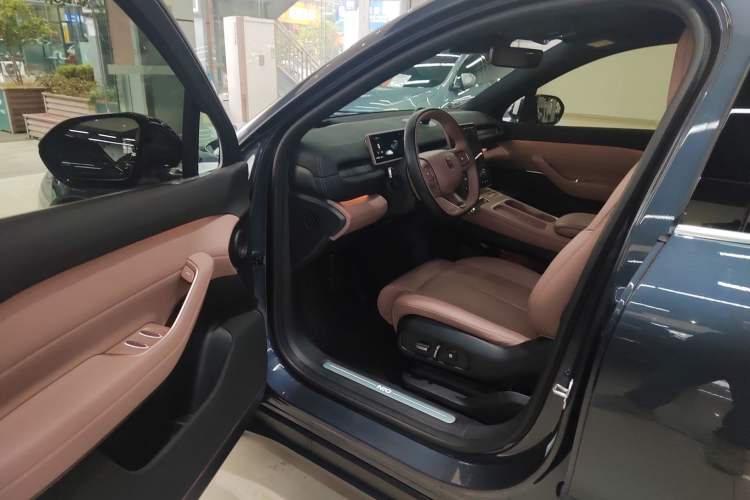 Used Nio EC6 2024 75 kWh
