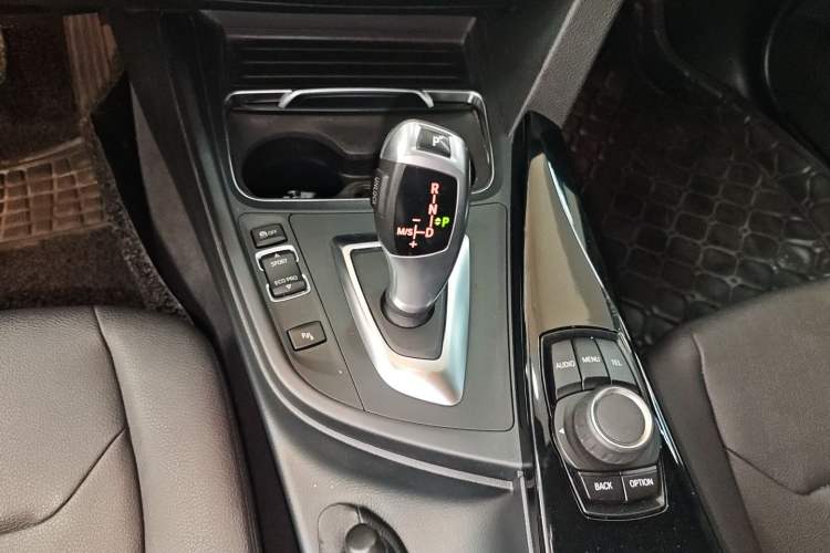 Used BMW 3 Series 2016 320Li Ambition Model
