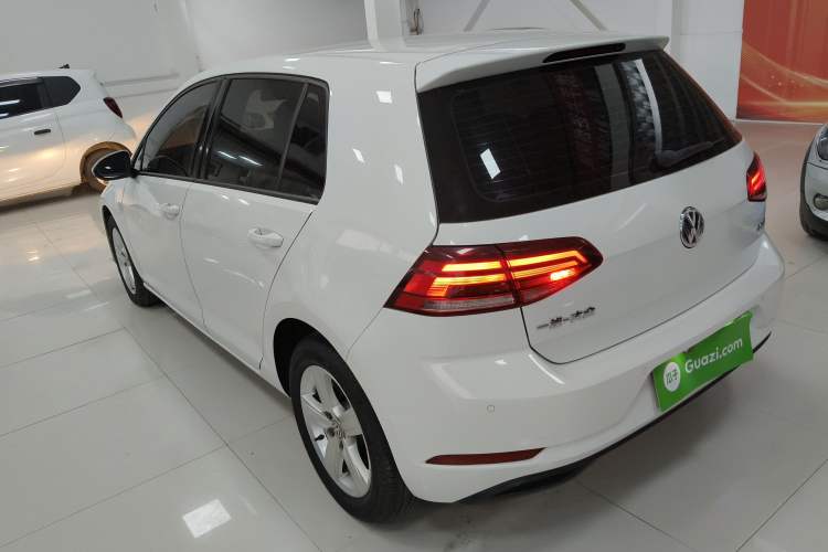 Used Volkswagen Golf 2018 1.6L Automatic Fashion Model