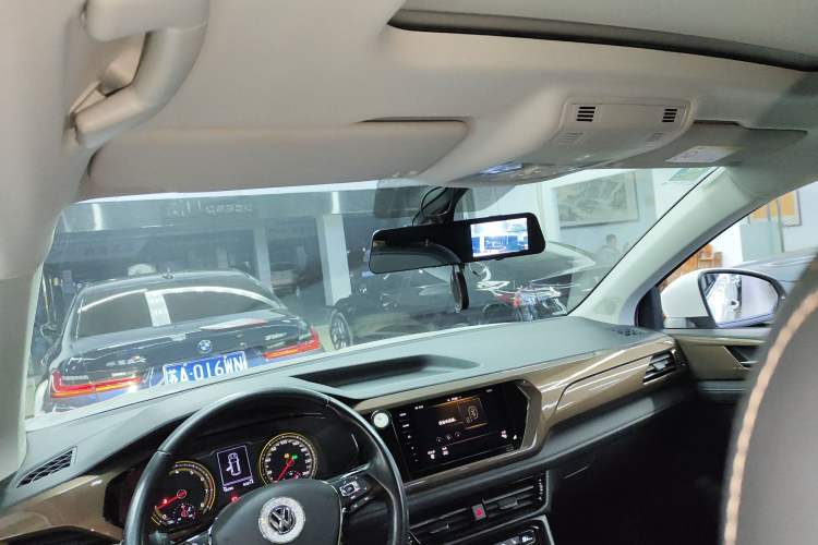 Used Volkswagen Tharu 2020 280TSI Two-Wheel Drive Luxury Plus Version China VI Standard
