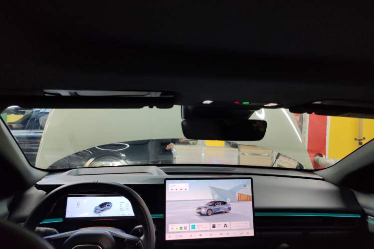 Used Lynk & Co 07 2024 EM-P 126 Long-Range Halo
