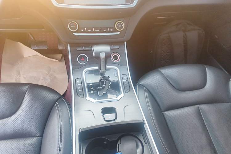 Used Land X7 2015 2.0T Panoramic Prestige Edition
