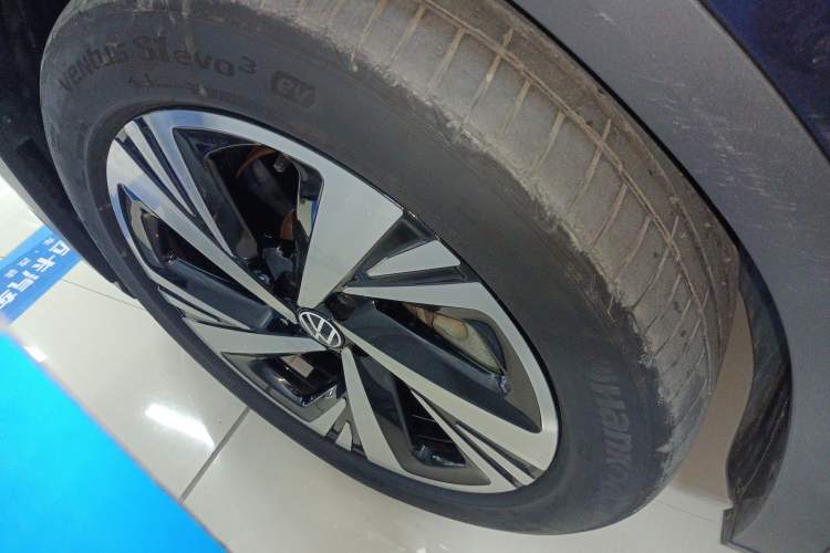 Used Volkswagen ID.6 CROZZ 2022 Long-Range PRO Edition
