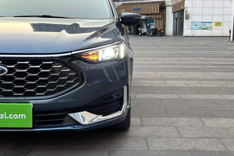 Used Ford Escort 2021 1.5L Automatic Diamond Edition
