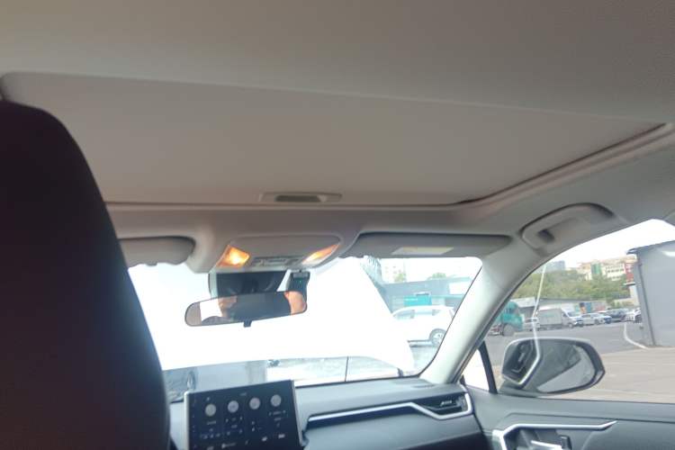 Used Toyota Wildlander 2022 2.0L CVT Two-Wheel Drive Luxury PLUS Edition