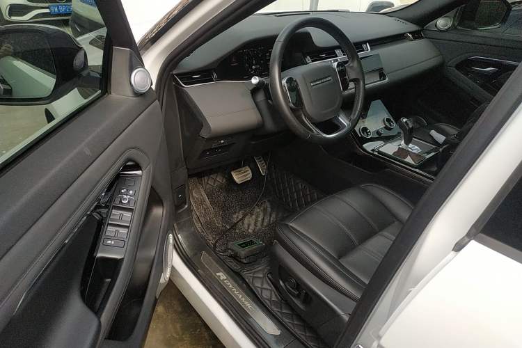 Used Land Rover Range Rover Evoque 2020 249 PS R-DYNAMIC SE Sport Technology Edition