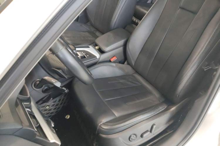 Used Audi A4L 2018 30th Anniversary Edition 40 TFSI Fashion Model
