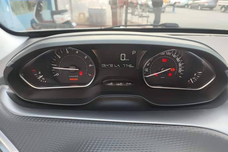 Used Peugeot 2008 2014 1.6L Automatic Fashion Edition
