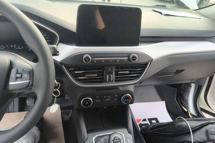 Used Ford Focus 2019 Hatchback 1.5L Manual FENGYUE Model China V Standard