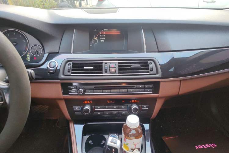 Used BMW 5 Series 2017 520Li Elegant Edition
