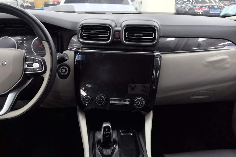 Used Lynk & Co 02 2019 1.5T DCT Two-Wheel Drive Shine Pro Edition China VI Standard
