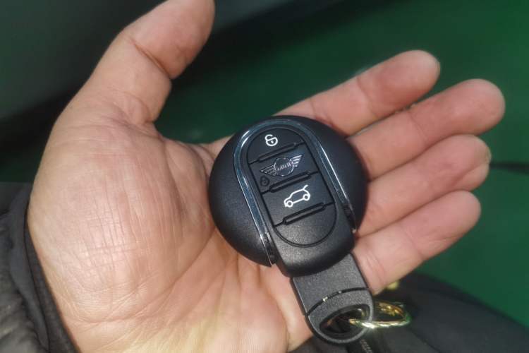 Used MINI MINI 2023 1.5T COOPER Artist
