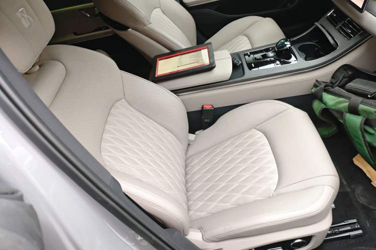 Used BYD Han 2025 EV with 701 km of Laser Radar-Enabled Intelligent Driving
