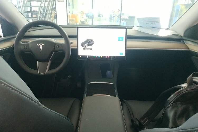 Used Tesla Model Y 2021 Long-Range All-Wheel-Drive Version 3D7
