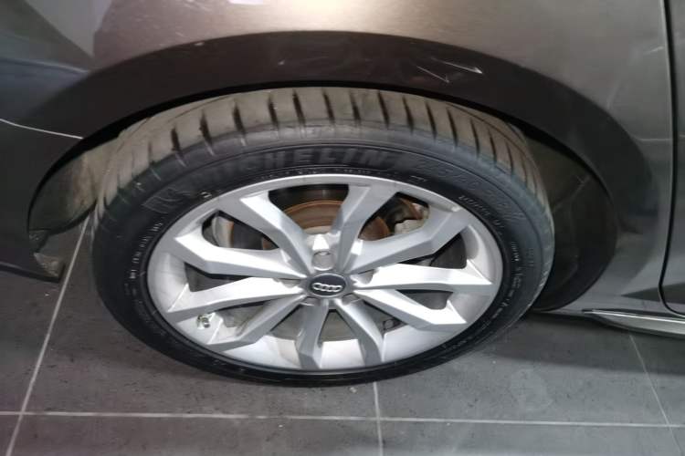 Used Audi A4L 2019 40 TFSI Ambition China VI
