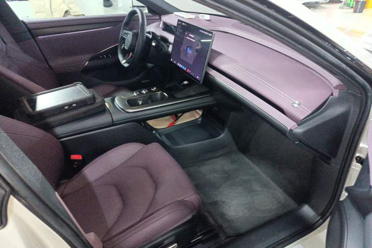 Used  SU7 2024 Rear-Drive Long-Range Intelligent Driving Version
