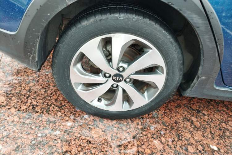 Used Kia KX Cross 2017 1.4L AT GLS
