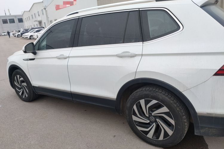 Used Volkswagen Tiguan L 2024 300TSI Automatic Two-Wheel Drive Smart Edition
