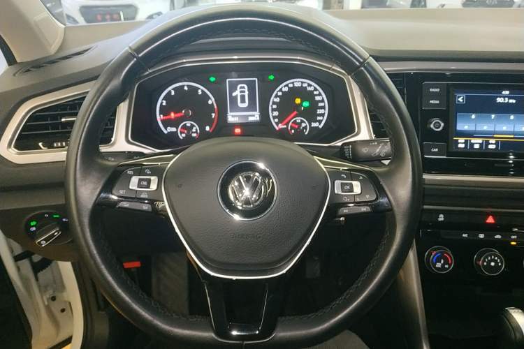 Used Volkswagen T-ROC 2019 230TSI DSG Two-Wheel-Drive Advanced Version China VI Standard
