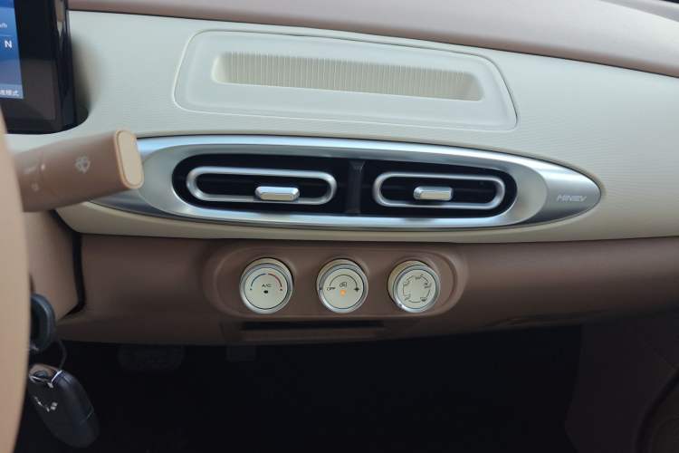 Used Wuling Hongguang MINIEV 2025 Four-Door Version Advanced Edition
