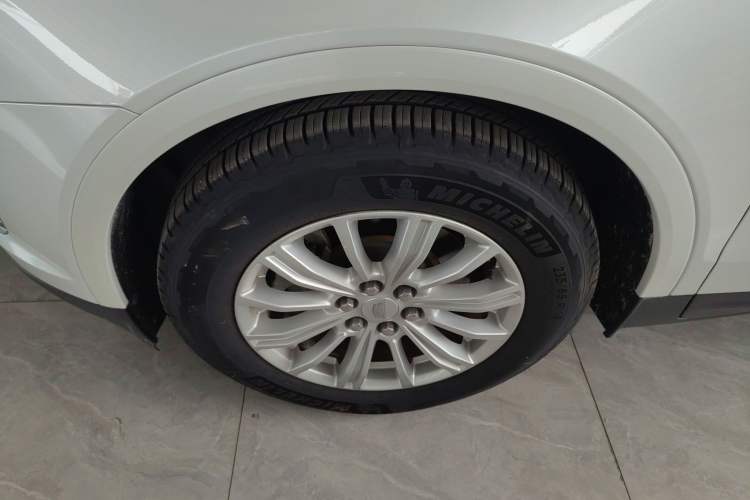 Used Cadillac XT5 2018 25T Tech Model
