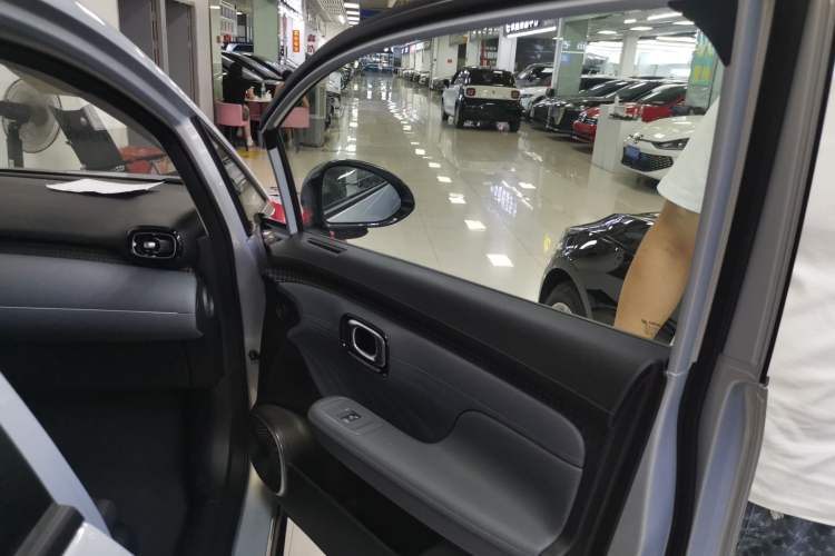 Used AION UT 2025 330 Starlight Edition
