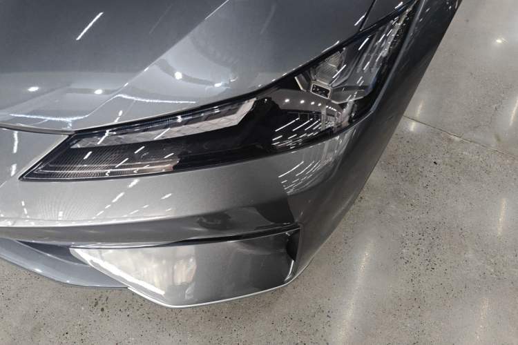 Used  SL03 2023 200Max Range-Extended Version
